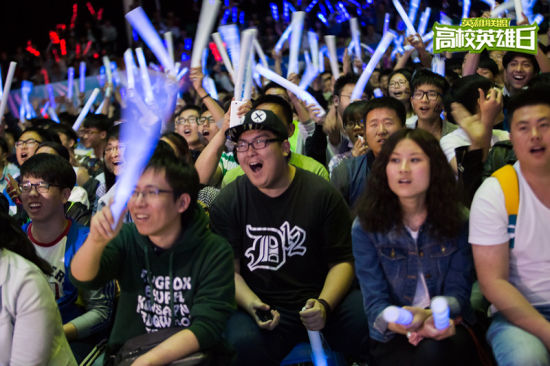 打法巨变？吧友们认为Yagao替补Scout出征S赛后 LNG取得什么成绩？