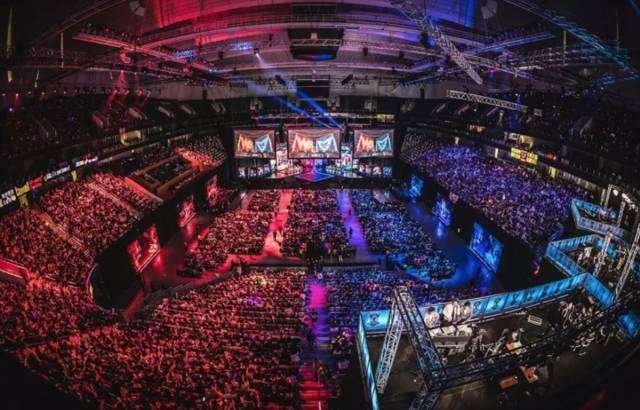 丹麦狙神重回巅峰，device斩获IEM秋季赛欧洲区MVP奖章