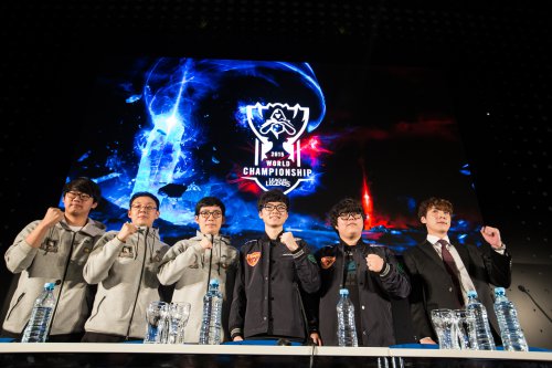 NAVI, Vitality , Mouz , 和 Spirit 收到 BLAST Open Fall 2025 的邀请
