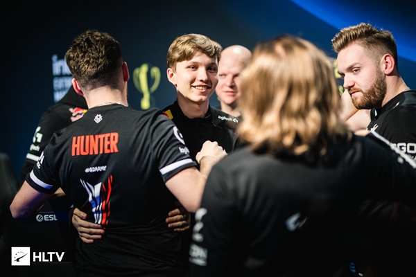 王者荣耀正式服更新，蒙犽伽罗再降温