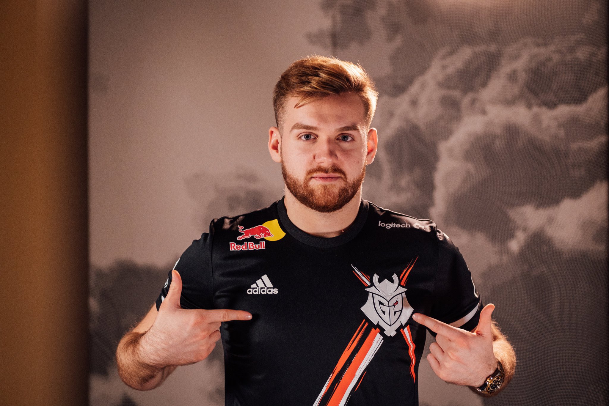 电竞比分网：英雄联盟S10 A组战，SN仰卧起坐头名晋级！