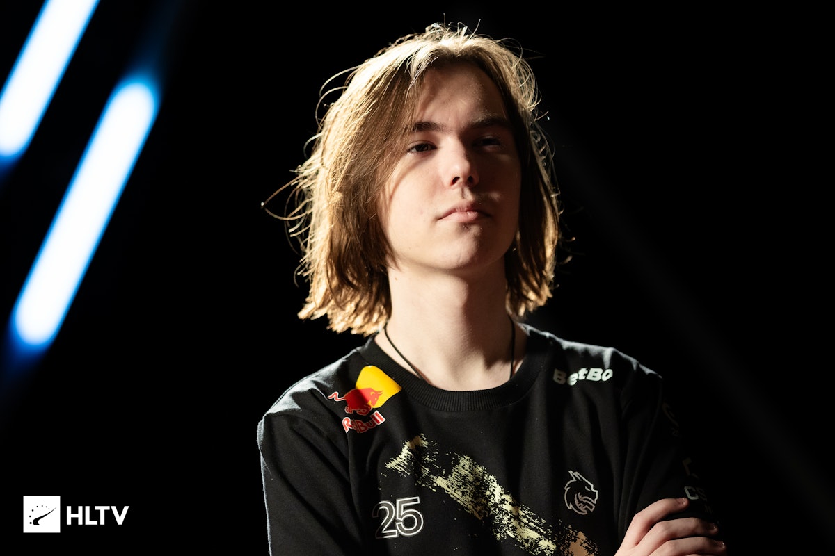 亚索时隔1685天再度在LPL的上单出场